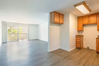 Photo #3: 240004915 Listing 