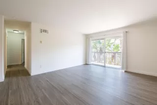 Photo #4: 240004915 Listing 