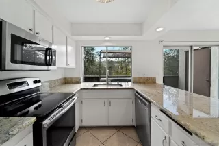 Photo #3: 240004946 Listing 