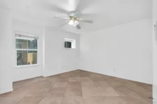 Photo #2: 240004955 Listing 