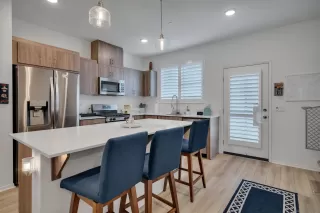 Photo #3: 240004981 Listing