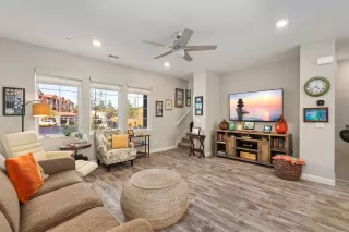 Photo #3: 240004987 Listing 