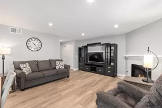 Photo #4: 240005049 Listing