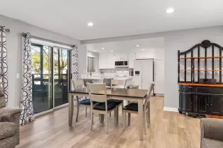 Photo #6: 240005049 Listing