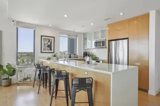 Photo #3: 240005051 Listing