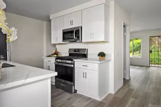 Photo #3: 240005056 Listing