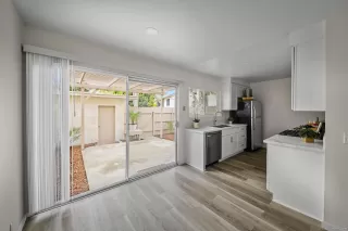 Photo #4: 240005056 Listing