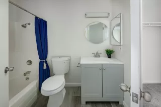 Photo #6: 240005056 Listing