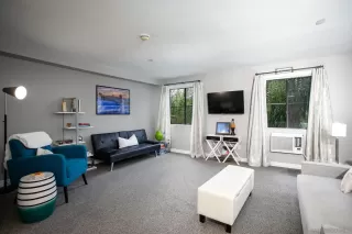 Photo #2: 240005066 Listing 