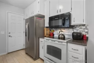 Photo #3: 240005143 Listing