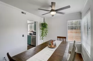 Photo #4: 240005146 Listing