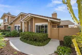 Photo #2: 240005159 Listing