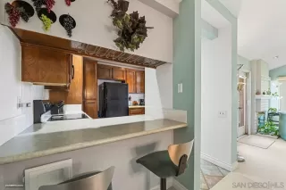 Photo #6: 240005159 Listing