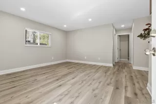 Photo #5: 240005176 Listing 