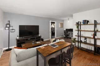 Photo #3: 240005206 Listing