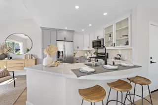 Photo #5: 240005247 Listing