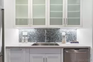 Photo #4: 240005315 Listing