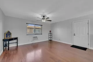 Photo #2: 240005361 Listing