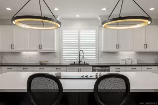 Photo #6: 240005382 Listing