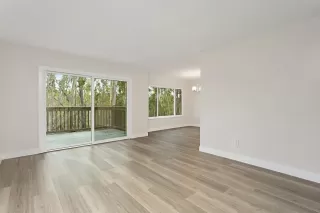 Photo #5: 240005421 Listing 