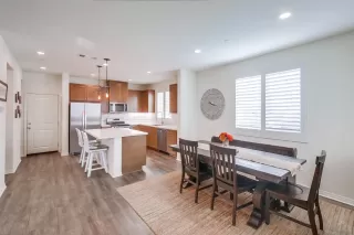 Photo #5: 240005432 Listing