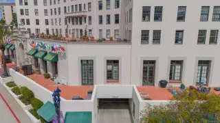 Photo #2: 240005436 Listing