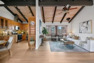 Photo #5: 240005449 Listing