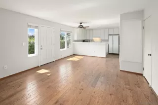 Photo #1: 240005457 Listing