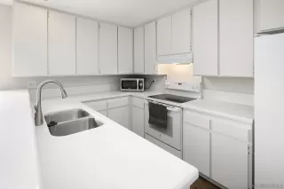 Photo #4: 240005457 Listing