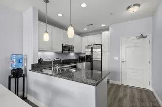 Photo #5: 240005503 Listing 