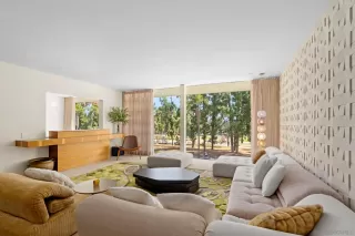 Photo #4: 240005520 Listing 