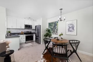 Photo #4: 240005535 Listing