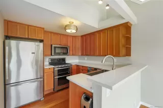 Photo #5: 240005557 Listing 