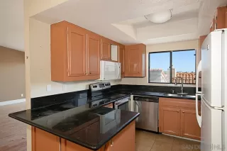 Photo #5: 240005559 Listing