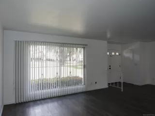 Photo #6: 240005571 Listing 