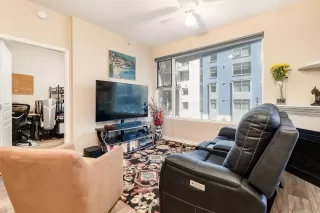 Photo #6: 240005588 Listing