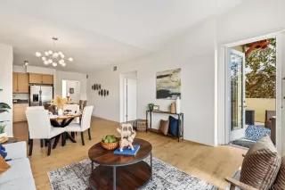 Photo #3: 240005604 Listing