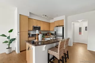 Photo #6: 240005604 Listing