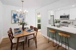 Photo #4: 240005606 Listing 