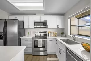 Photo #5: 240005612 Listing