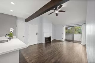 Photo #4: 240005629 Listing