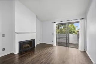 Photo #5: 240005629 Listing