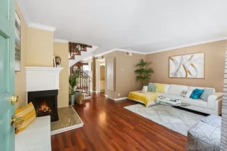 Photo #2: 240005669 Listing