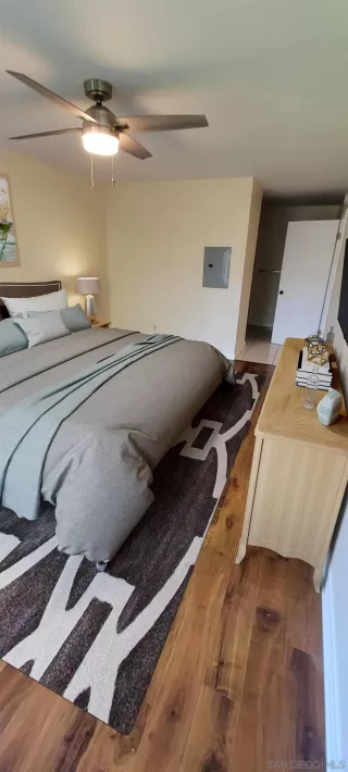 Photo #5: 240005700 Listing