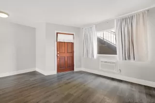 Photo #4: 240005733 Listing