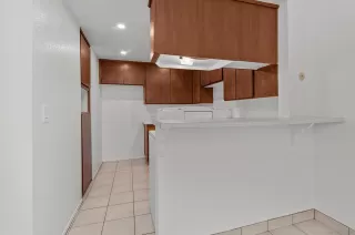 Photo #6: 240005758 Listing