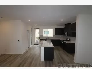 Photo #3: 240005776 Listing 