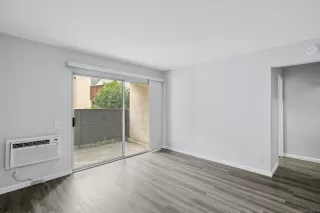 Photo #2: 240005798 Listing