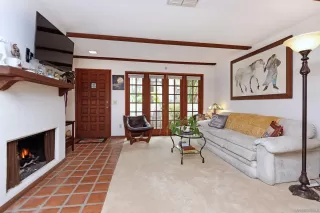 Photo #2: 240005853 Listing 