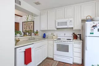 Photo #5: 240005853 Listing 